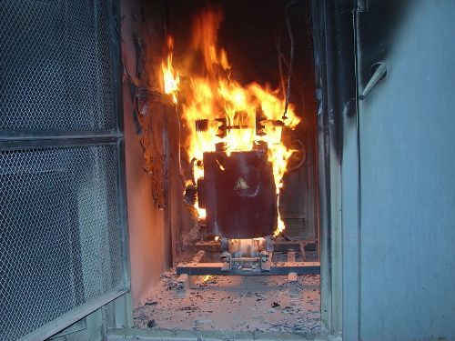 夏日炎炎，北京創(chuàng)聯(lián)匯通電氣教你必備油浸式變壓器防火常識(shí)